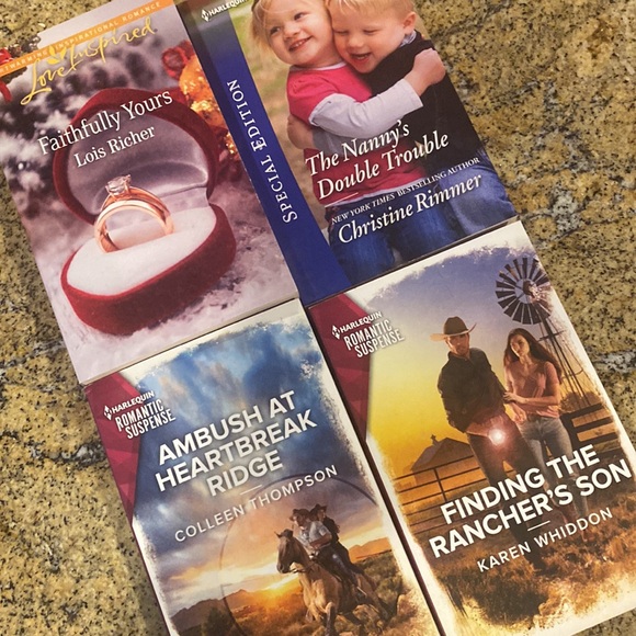 12 harlequin books like new condition - Picture 2 of 4